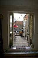 Beautiful Canalside 1-bedroom Flat With Terrace