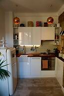 Beautiful Canalside 1-bedroom Flat With Terrace