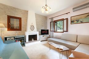 Beachfront house with amazing sea view