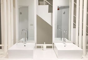 About A Bed Hostel Chiangmai