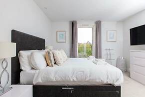 Luxurious Central Edinburgh Apartment - Sleeps 6