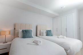 Luxurious Central Edinburgh Apartment - Sleeps 6