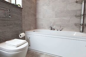 Luxurious Central Edinburgh Apartment - Sleeps 6