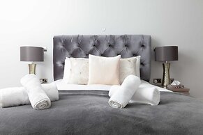 Luxurious Central Edinburgh Apartment - Sleeps 6