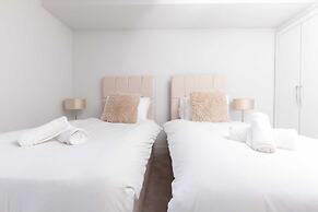 Luxurious Central Edinburgh Apartment - Sleeps 6