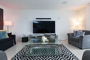 Luxurious Central Edinburgh Apartment - Sleeps 6