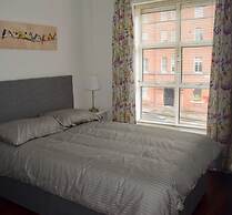 2 Bed Historical Christchurch With Parking