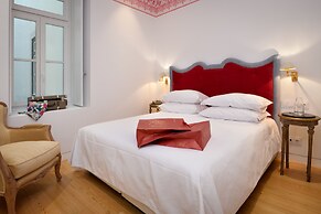 Aurea Once Upon a House