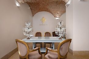 Aurea Once Upon a House