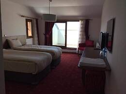 Hasdikoz Abdik Hotel