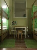Hostel V Biblioteke