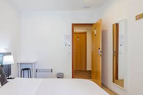 AYZ Javier Cabrini - Auto check-in property