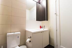 Luxury One Bedroom by Rogers Centre