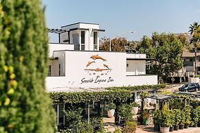 Seaside Laguna Inn & Suites Hotel