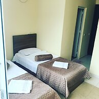 Hotel Guesthouse Lola