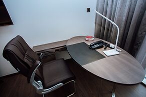 The Mira Central Park Hotel