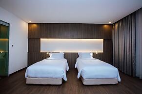 The Mira Central Park Hotel