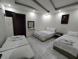 Shah Sultan Ozturk Hotel