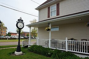 Inn on The Harbour