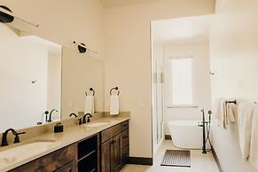 River's Edge 4 Bedroom Home by RedAwning