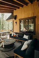 River's Edge 4 Bedroom Home by RedAwning