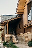 River's Edge 4 Bedroom Home by RedAwning