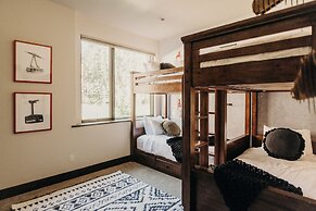 River's Edge 4 Bedroom Home by RedAwning