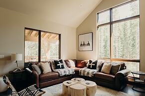 River's Edge 4 Bedroom Home by RedAwning