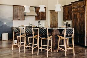 River's Edge 4 Bedroom Home by RedAwning