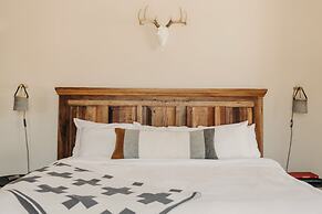 River's Edge 4 Bedroom Home by RedAwning