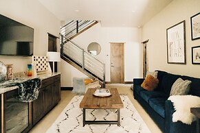 River's Edge 4 Bedroom Home by RedAwning