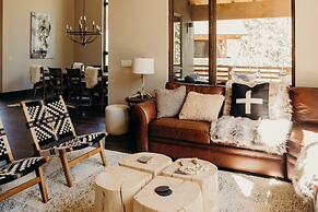 River's Edge 4 Bedroom Home by RedAwning