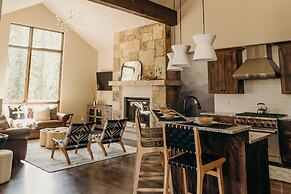 River's Edge 4 Bedroom Home by RedAwning