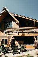 River's Edge 4 Bedroom Home by RedAwning