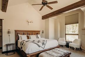 River's Edge 4 Bedroom Home by RedAwning