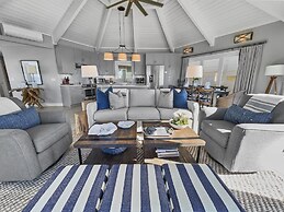 Nifty Shades Of Gray 5 Bedroom Home by RedAwning