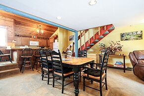 Snowcreek II 288 Gorgeous Mountain Views, Rustic, Spacious and Cozy by