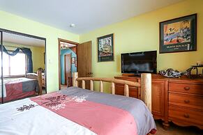 Snowcreek II 288 Gorgeous Mountain Views, Rustic, Spacious and Cozy by