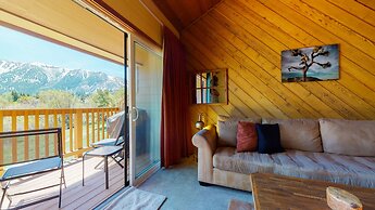 Snowcreek II 288 Gorgeous Mountain Views, Rustic, Spacious and Cozy by