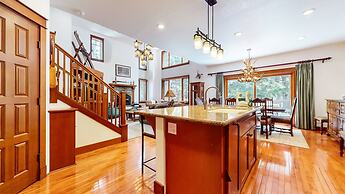 Timbers 5 Large Luxury Home with Two Master Suites, Perfect for Famili