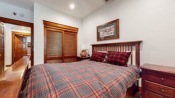 Timbers 5 Large Luxury Home with Two Master Suites, Perfect for Famili