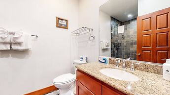 Timbers 5 Large Luxury Home with Two Master Suites, Perfect for Famili