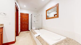 Timbers 5 Large Luxury Home with Two Master Suites, Perfect for Famili
