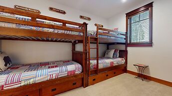 Timbers 5 Large Luxury Home with Two Master Suites, Perfect for Famili