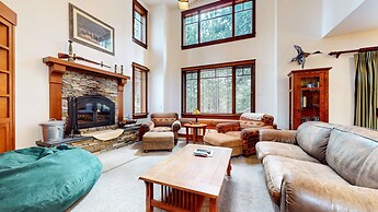 Timbers 5 Large Luxury Home with Two Master Suites, Perfect for Famili