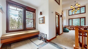 Timbers 5 Large Luxury Home with Two Master Suites, Perfect for Famili