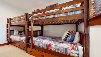 Timbers 5 Large Luxury Home with Two Master Suites, Perfect for Famili