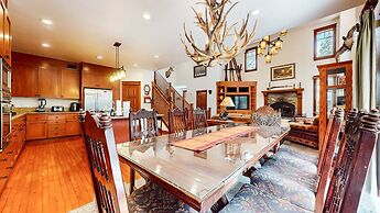Timbers 5 Large Luxury Home with Two Master Suites, Perfect for Famili