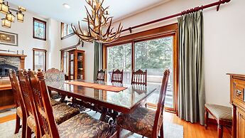 Timbers 5 Large Luxury Home with Two Master Suites, Perfect for Famili