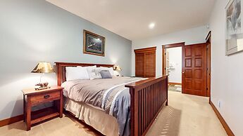 Timbers 5 Large Luxury Home with Two Master Suites, Perfect for Famili